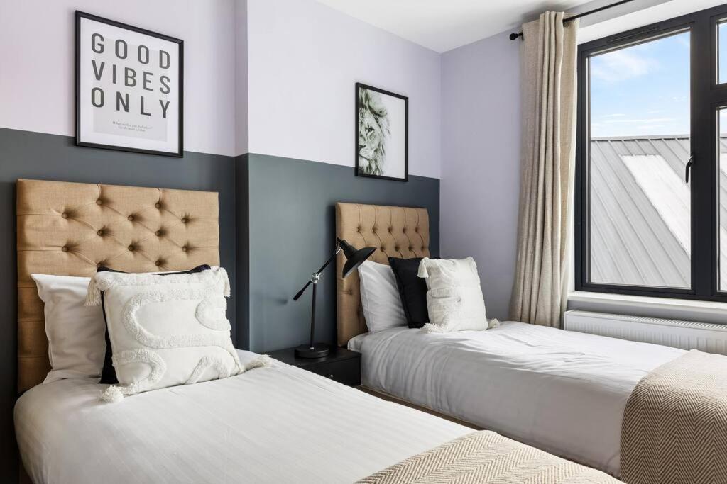 Stylish & Spacious 3 Bed Apartment With Fast Wifi, Close To Tube & Wembly Londýn Exteriér fotografie