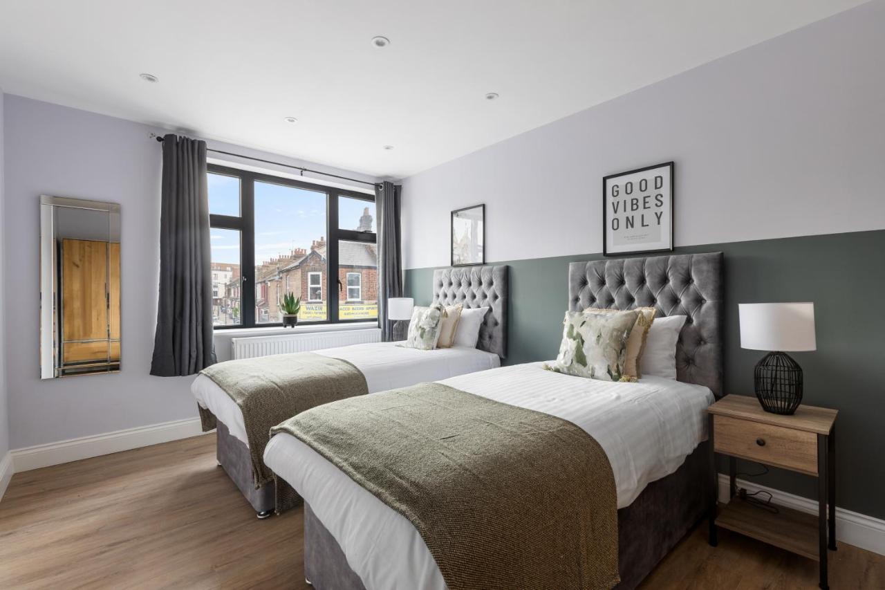 Stylish & Spacious 3 Bed Apartment With Fast Wifi, Close To Tube & Wembly Londýn Exteriér fotografie