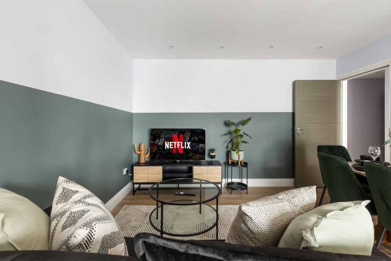 Stylish & Spacious 3 Bed Apartment With Fast Wifi, Close To Tube & Wembly Londýn Exteriér fotografie